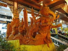 Wachsskulptur am Nightmarket von Chiang Mai