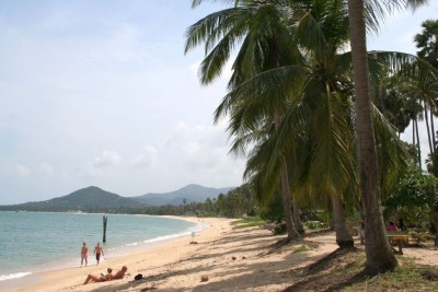 Beach Maenam.jpg