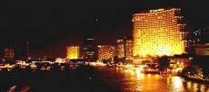 Von der Mitte der Taksin Bridge - 19.11.2002 - 20:20