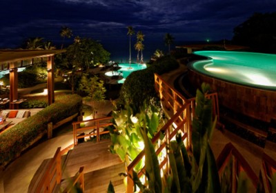 ps. habe hier natürlich Himmel rechts und links oben und das Dach des Pavillons mit dem Stempelwerkzeug ergänzen müssen.