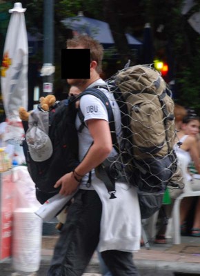 Besonders cool ist das Stahlnetz. Aber der Teddy macht ihn echt zum Softie. Uncool.