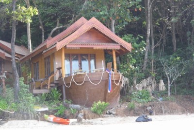 Blick vom Strand auf Bootshaus S1