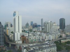 blick nach osten, richtung skytrain