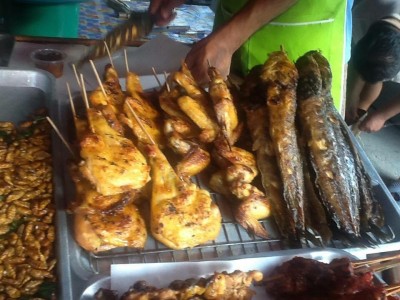 image.jpeg (170.03 KiB) 34229 mal betrachtet Billig essen geht auch je "Spiess" 50 Baht