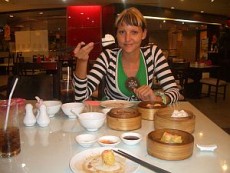 ich hab diesmal das mk restaurant im 7. stock ausprobiert, da gibts um 200 bath fixpreis all you can eat dimsum vom menü zu bestellen, sehr lecker.