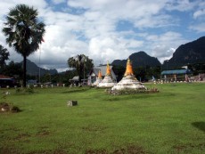 der 3-Pagoden-Pass, jahrhunderte lang ein Einfallstor der burmesischen Armee nach Thailand; im 2. Weltkrieg lief hier auch die "Todeseisenbahn" durch